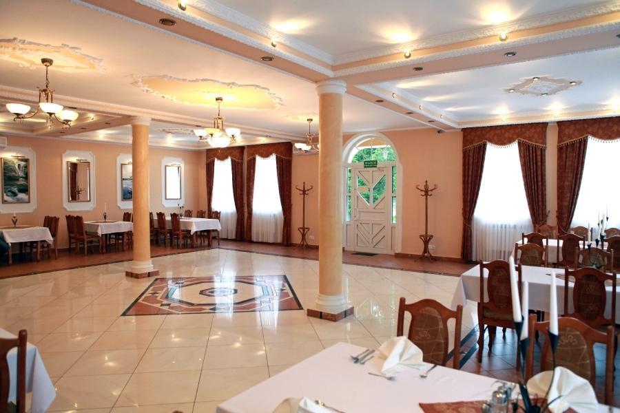 Zajazd Cobra Ostrow Mazowiecka Ngoại thất bức ảnh